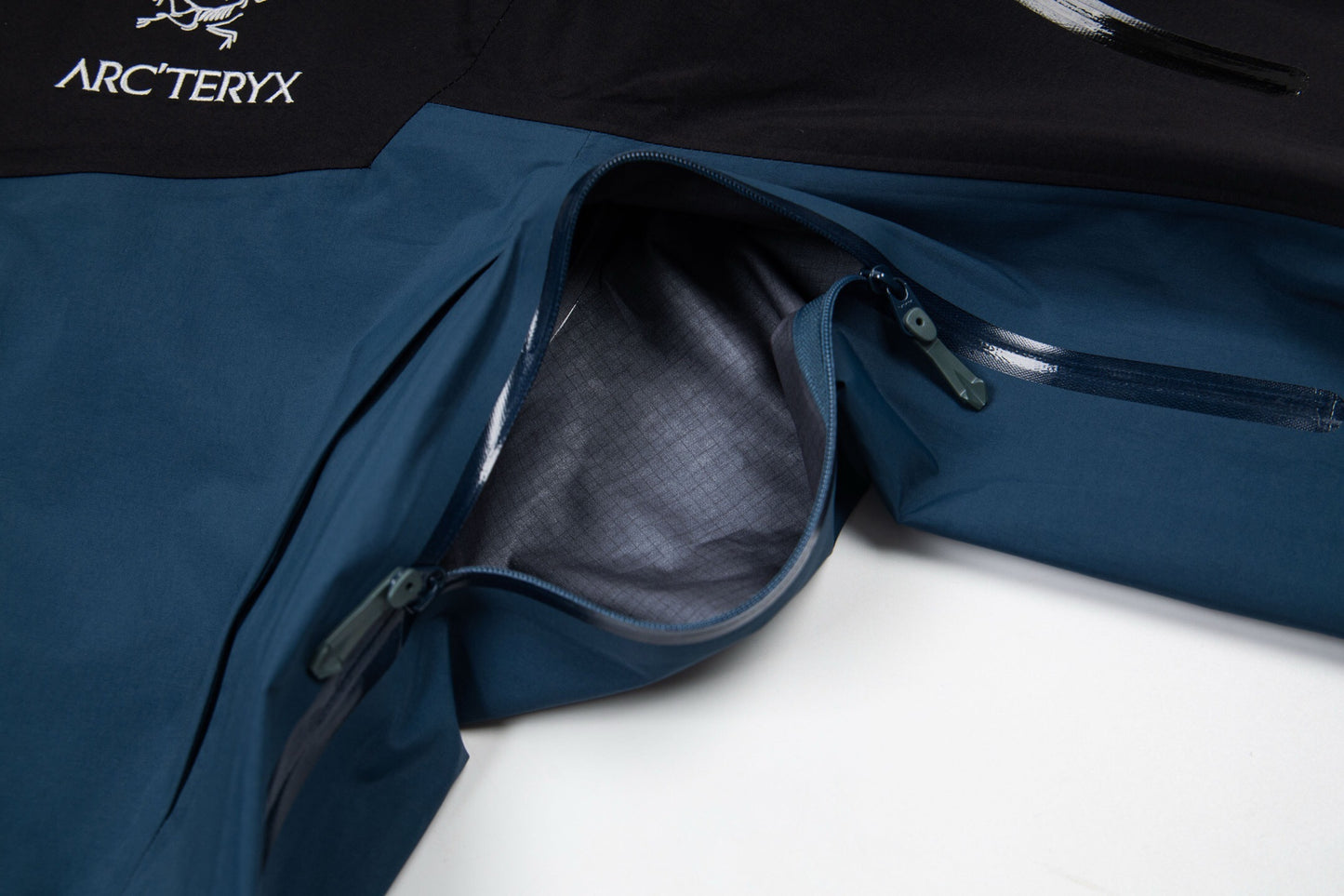 Arc'teryx Alpha SV