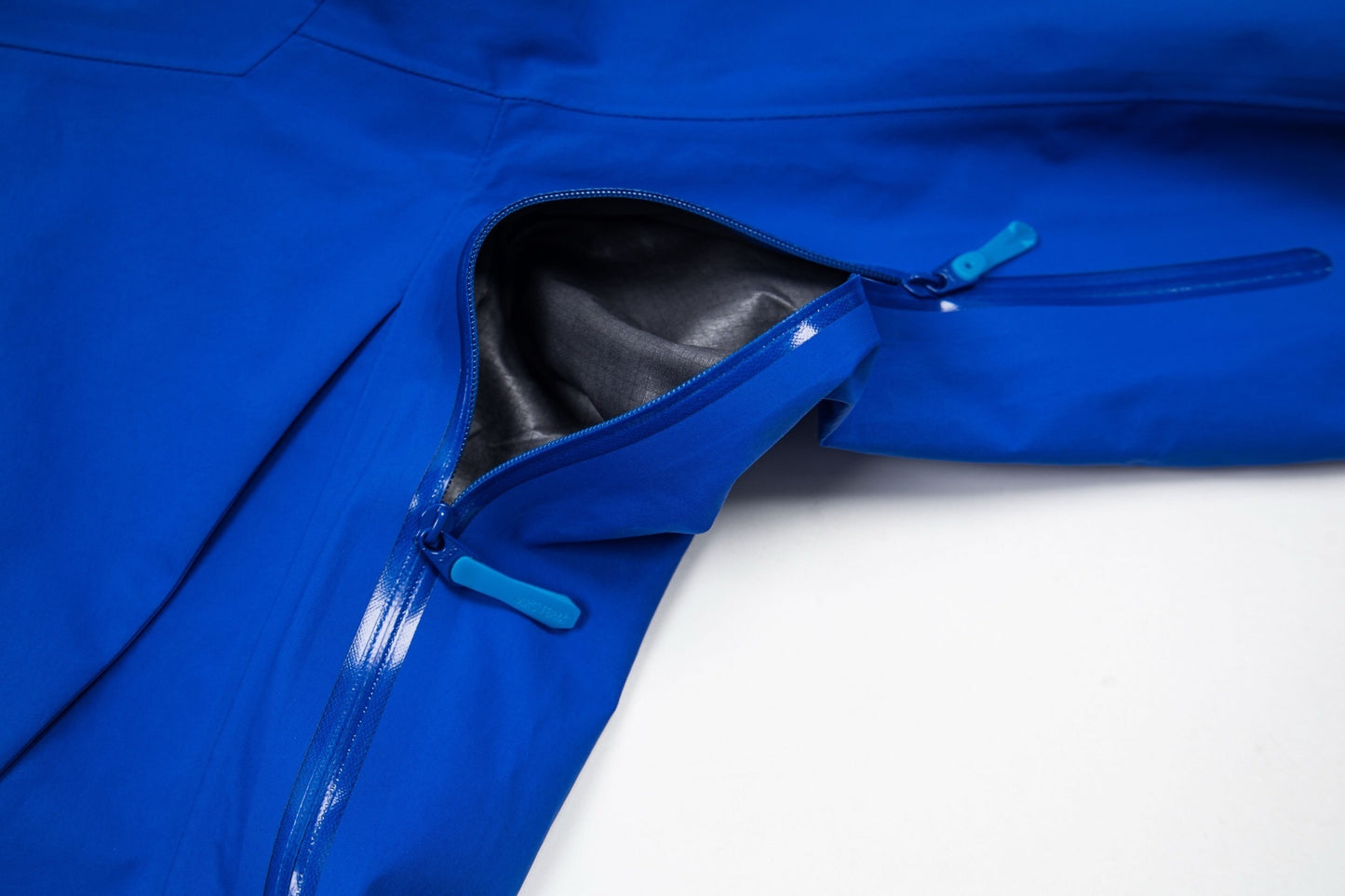 Arc'teryx Alpha SV